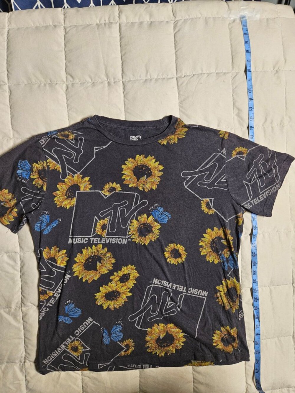 MTV Sunflower Butterfly Graphic T-Shirt L (Tag Faded, May Be XL)